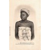 MADAGASCAR (Fôret de l'Est) Femme Tanala de la tribu des Hovalahy-ny-Iantara