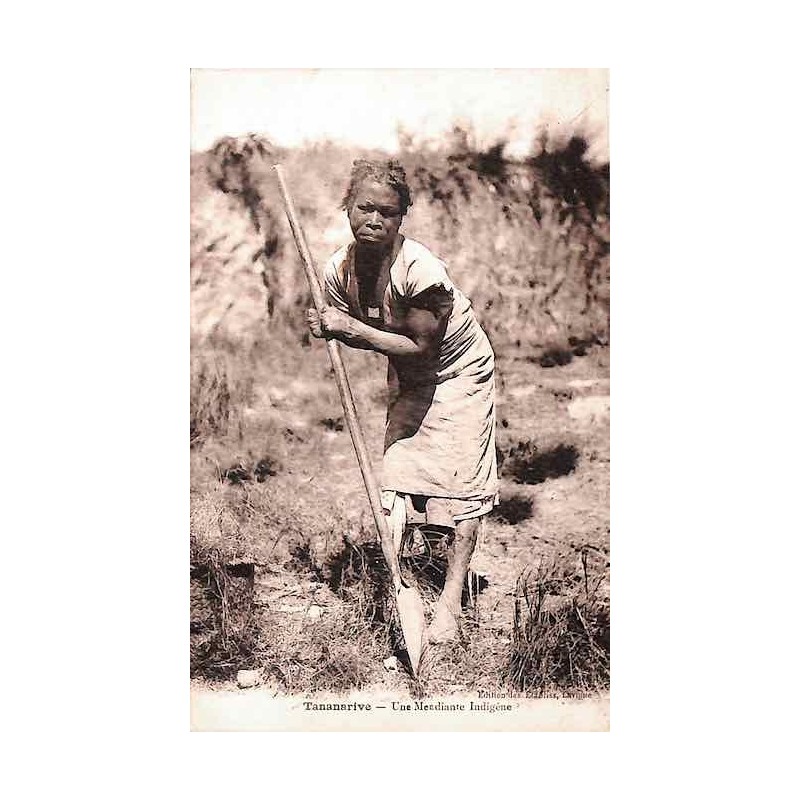 Tananarive - Une mendiante indigène